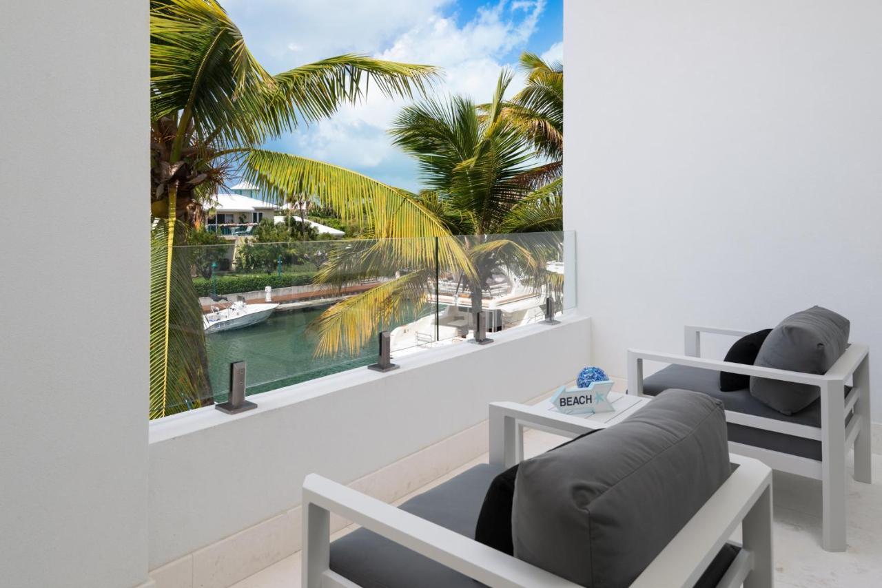 Zenza Boutique Hotel Turtle Cove Exterior photo
