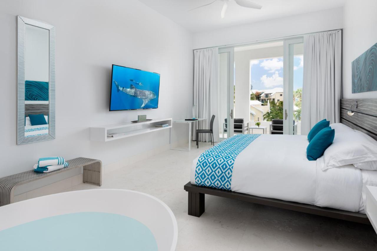 Zenza Boutique Hotel Turtle Cove Exterior photo